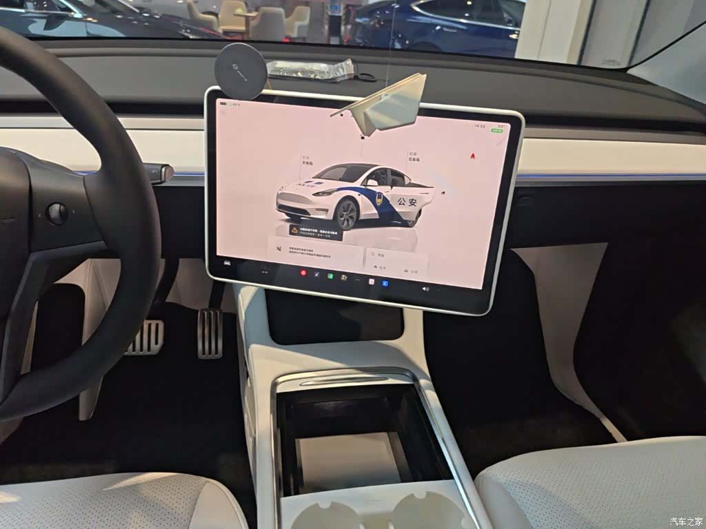 Tesla Model Y, 2024 13