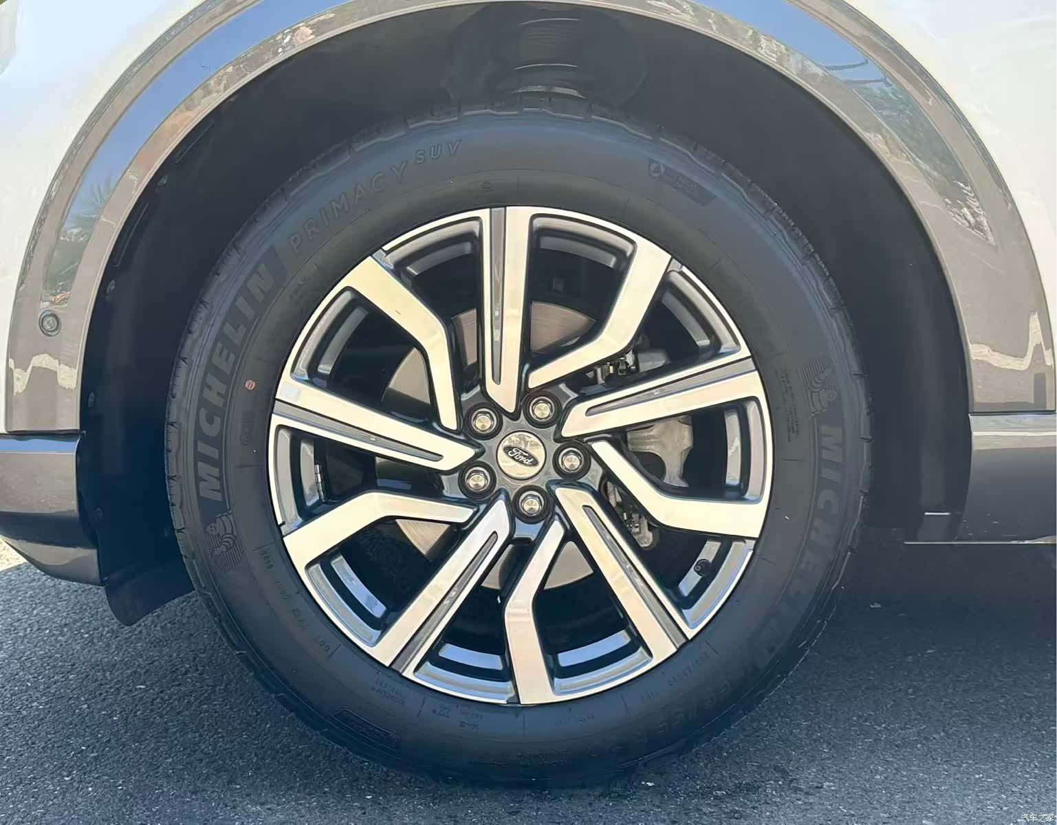 Ford Explorer, 2023 9