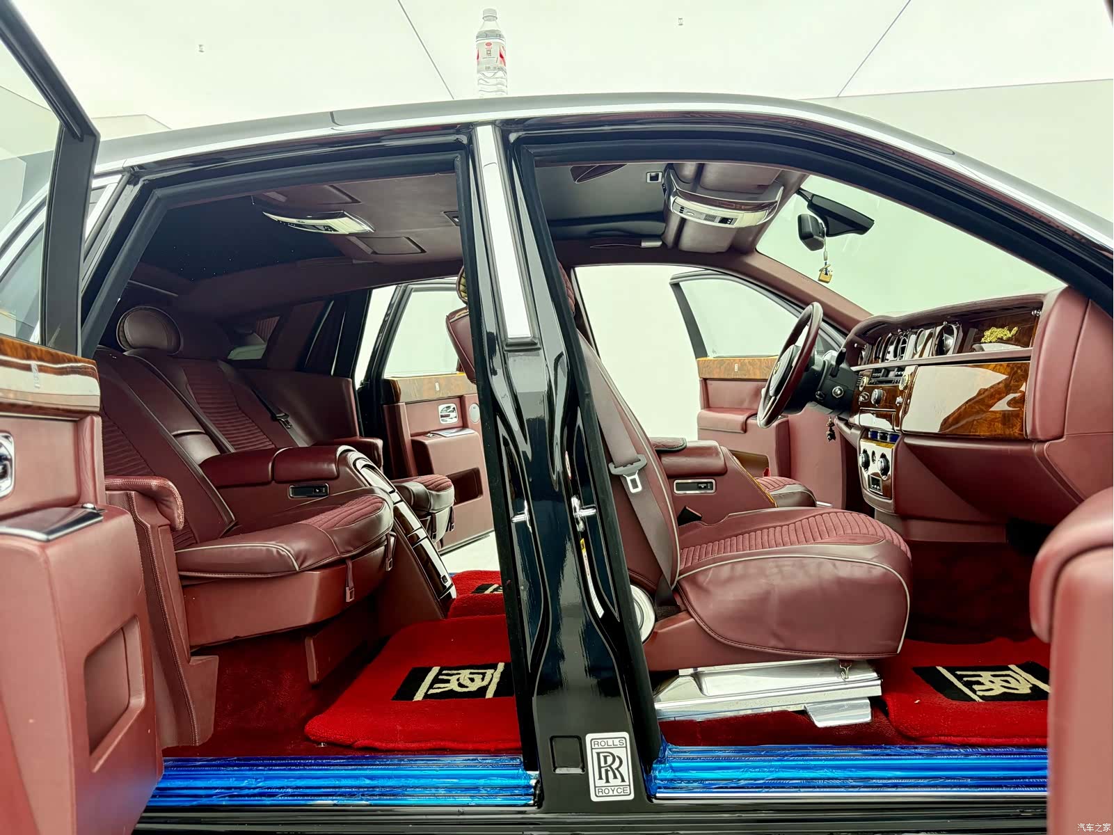 Rolls-Royce Phantom, 2006 3