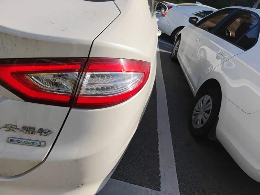 Ford Mondeo 2015, фото 8