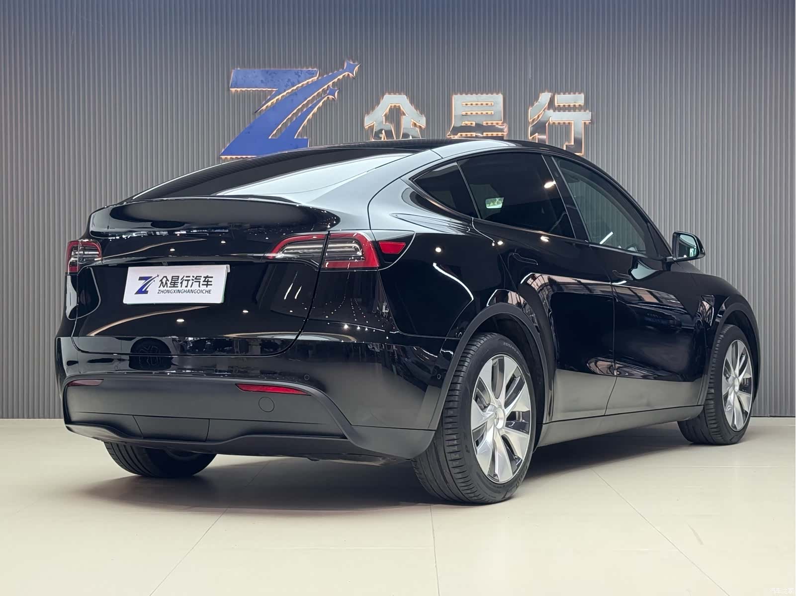 Tesla Model Y, 2023 3