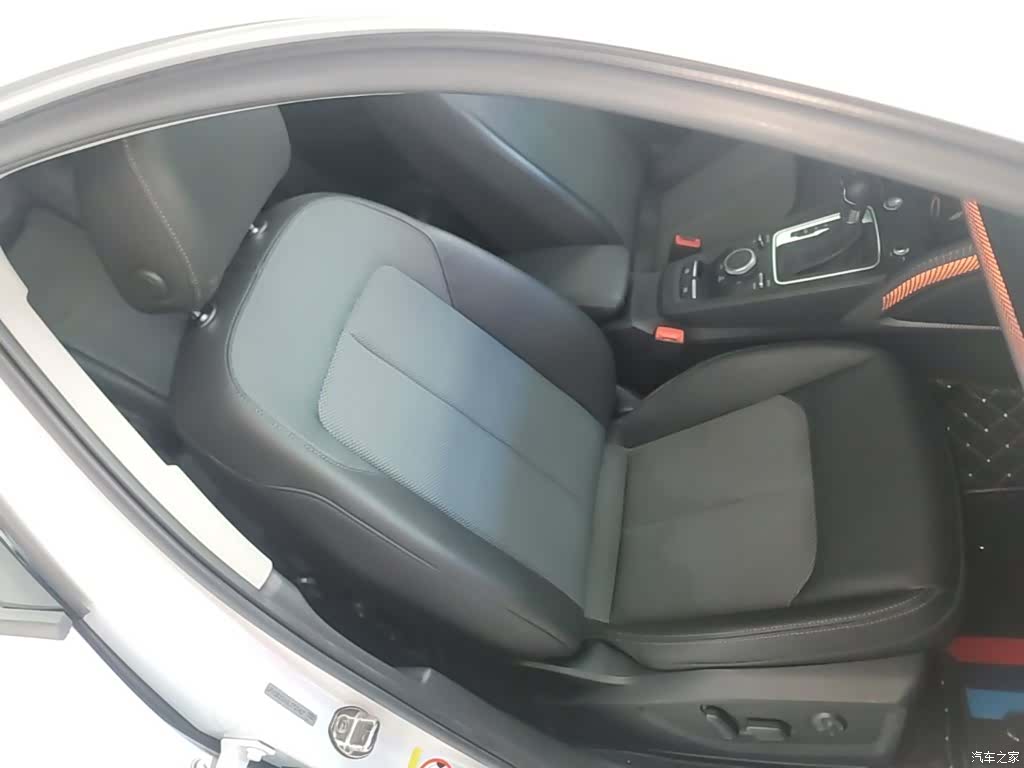 Audi Q2L, 2020 25