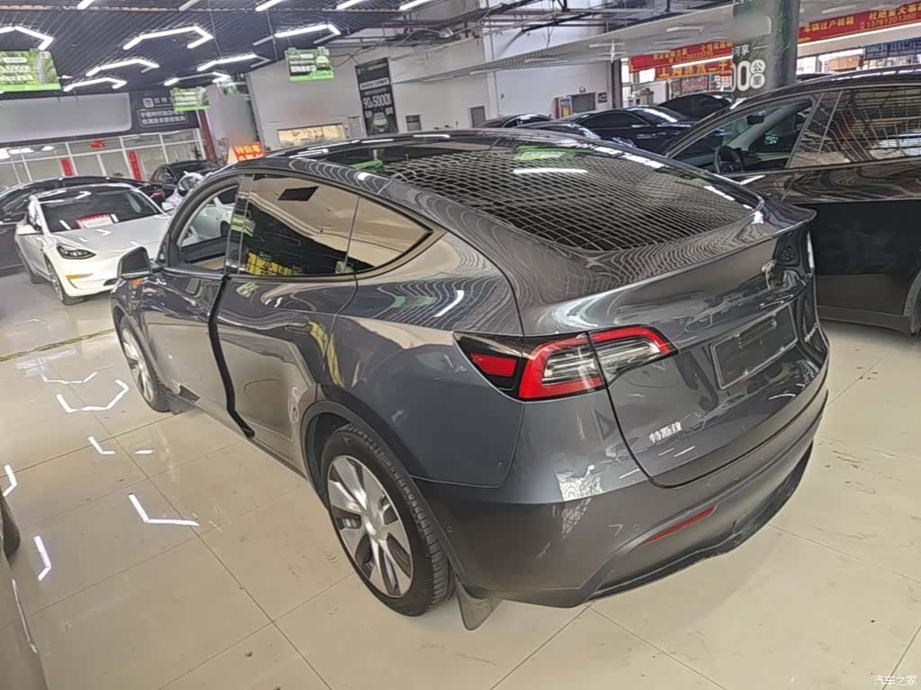Tesla Model Y, 2022 все фото
