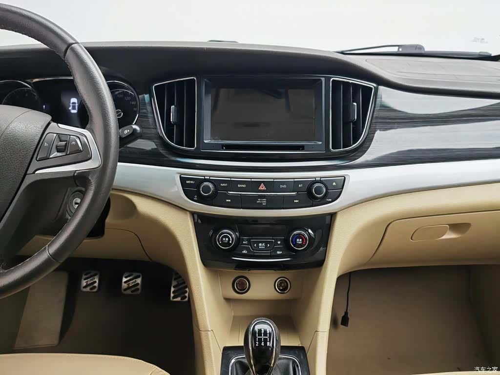 Wuling 730, 2016 12