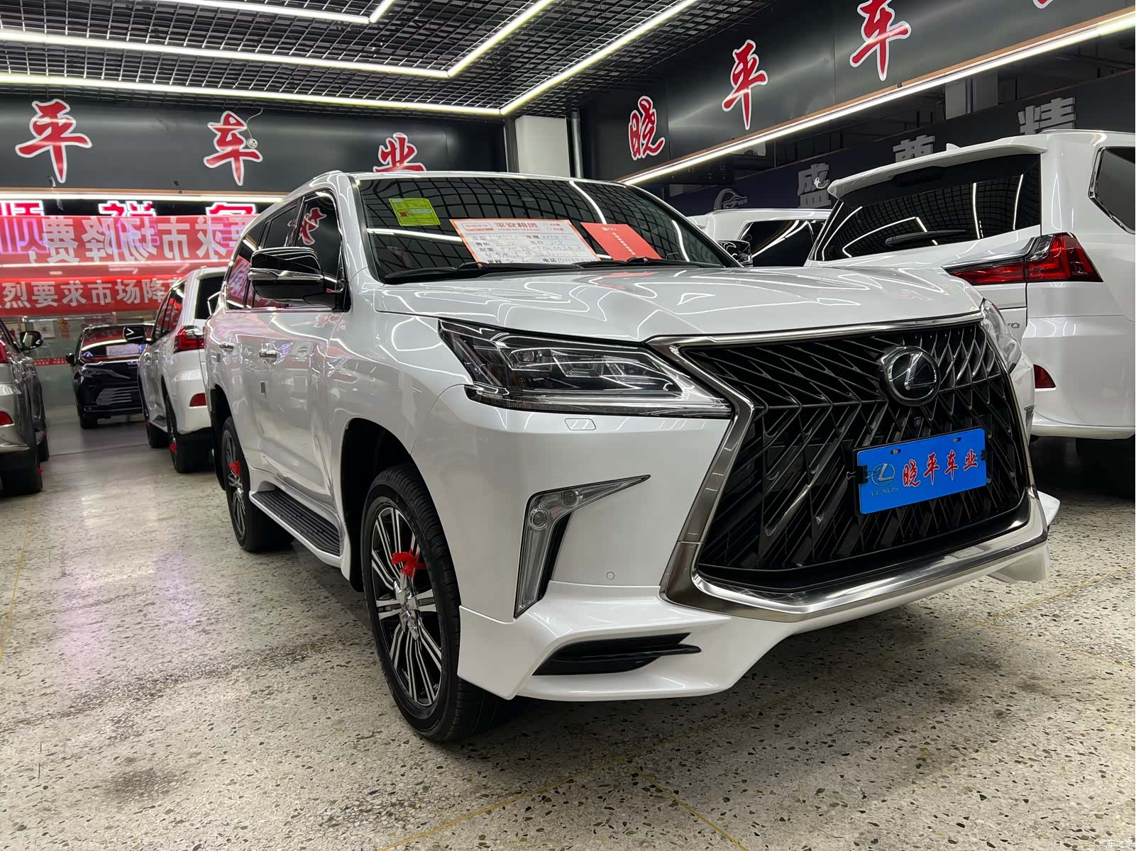 Lexus LX, 2018 все фото