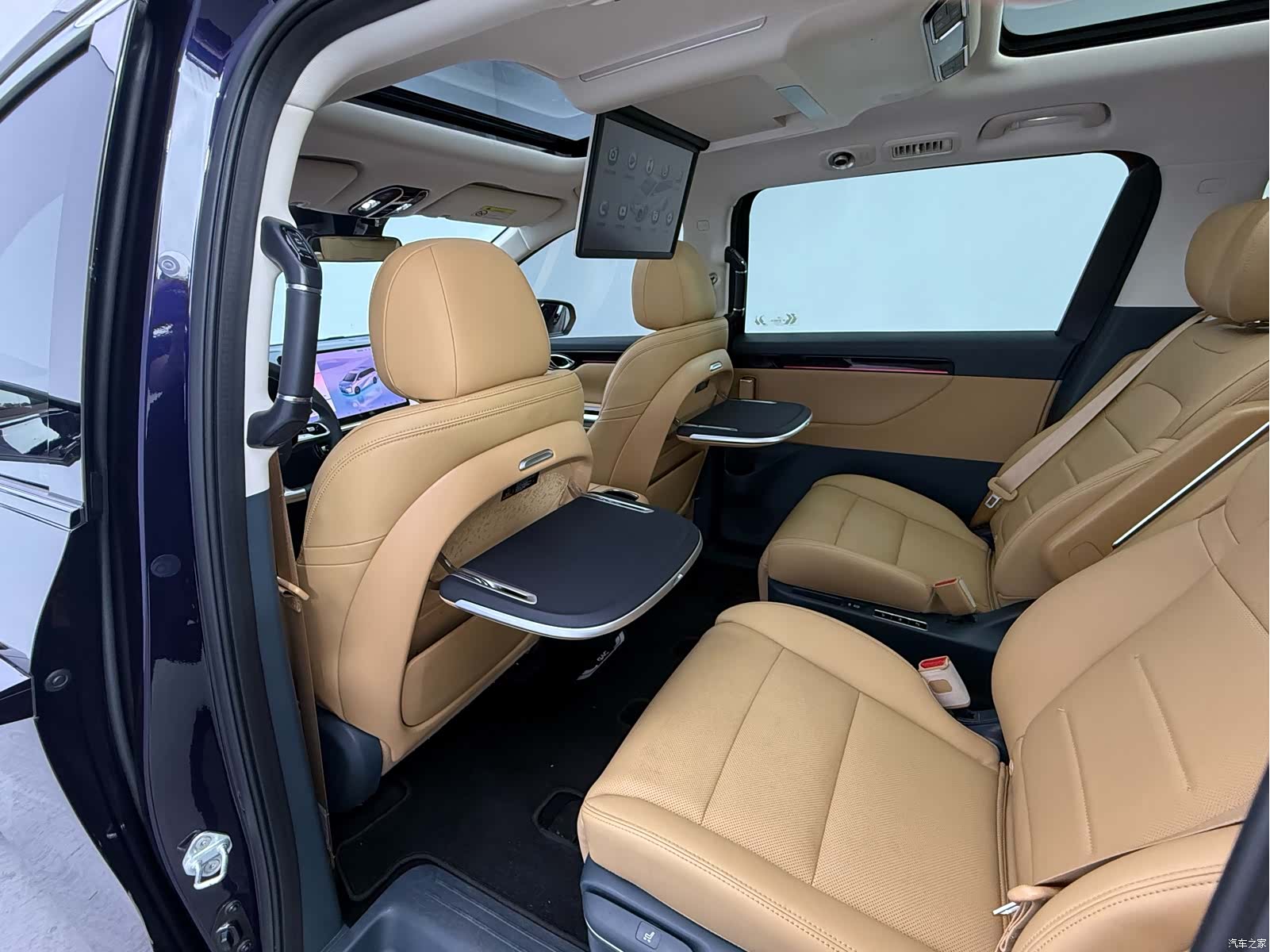 Trumpchi E8, 2024 10