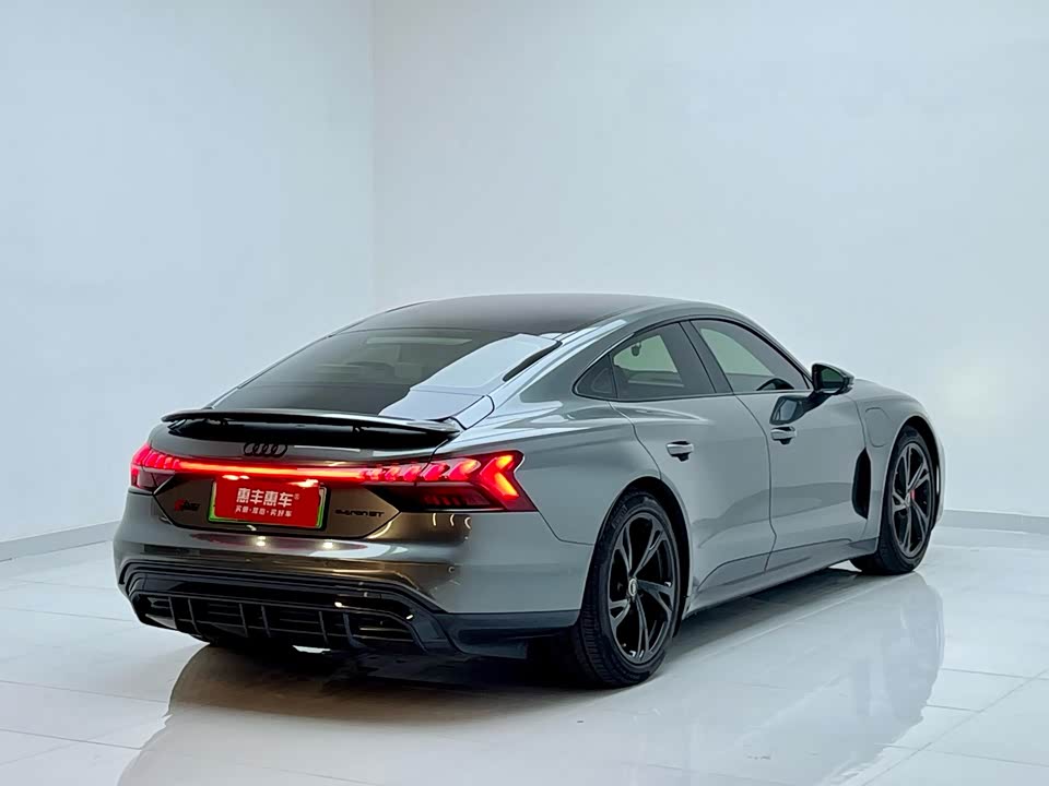 Audi RS GT