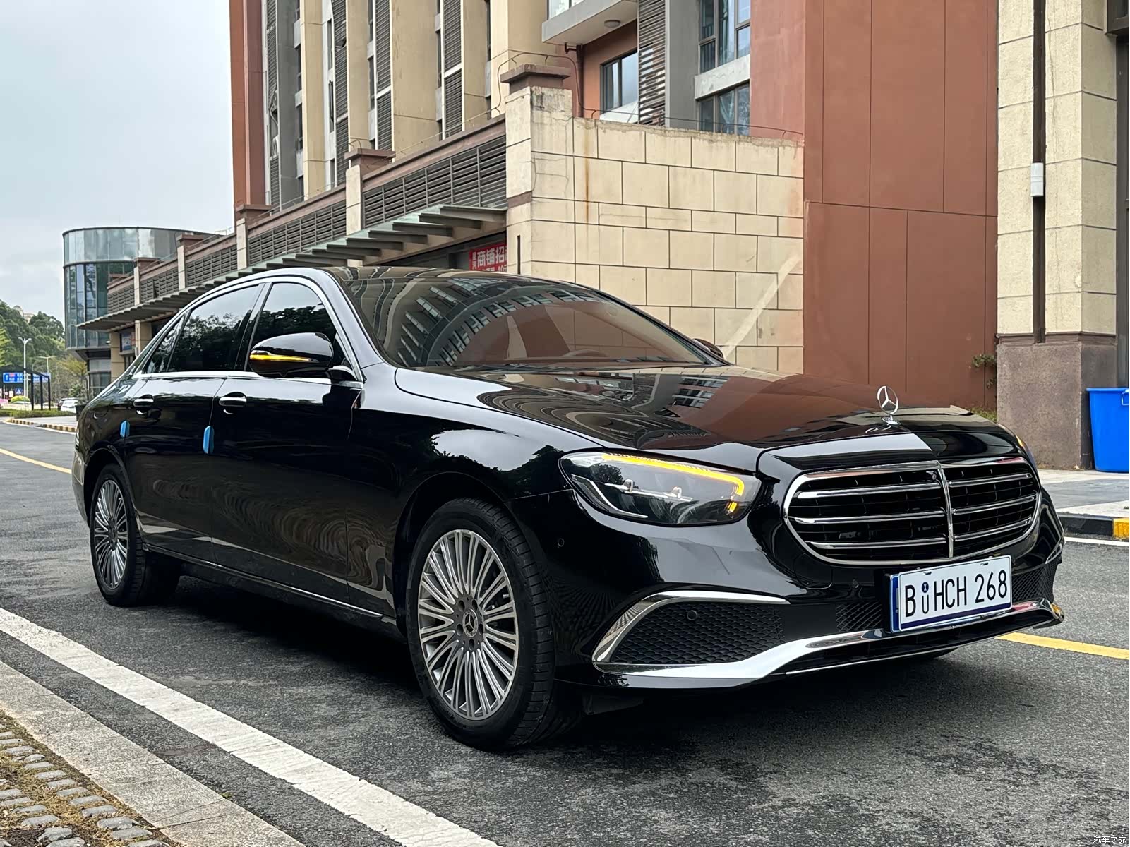 Mercedes-Benz E-Class, 2023 3