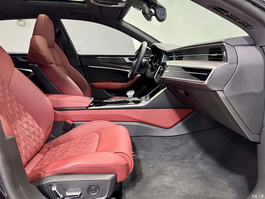 Audi A7L, 2024 19