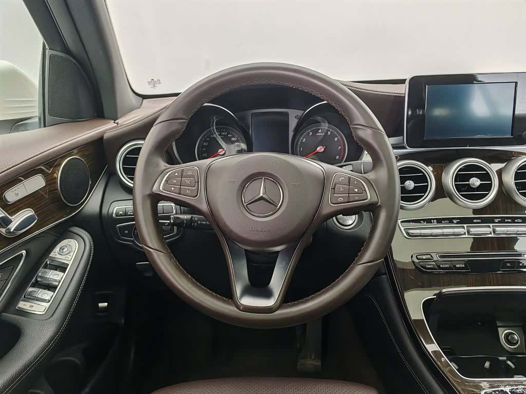 Mercedes-Benz GLC, 2017 11