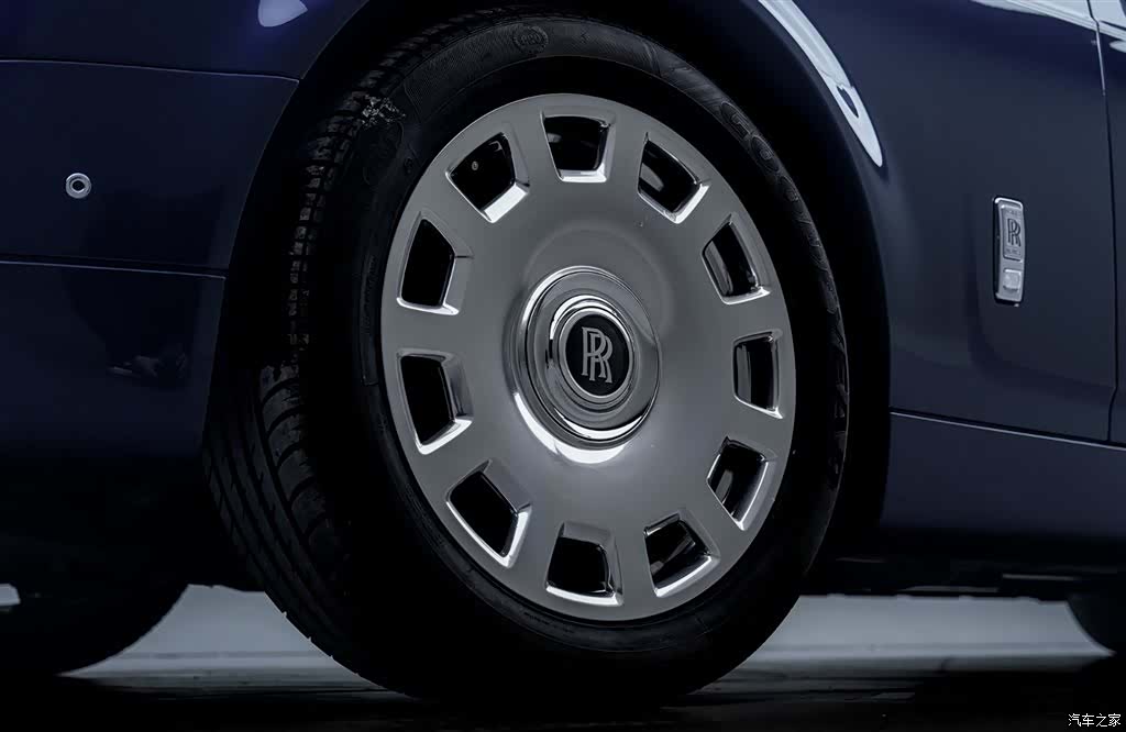 Rolls-Royce Phantom, 2013 9