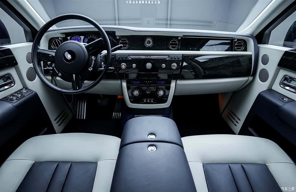 Rolls-Royce Phantom, 2013 10