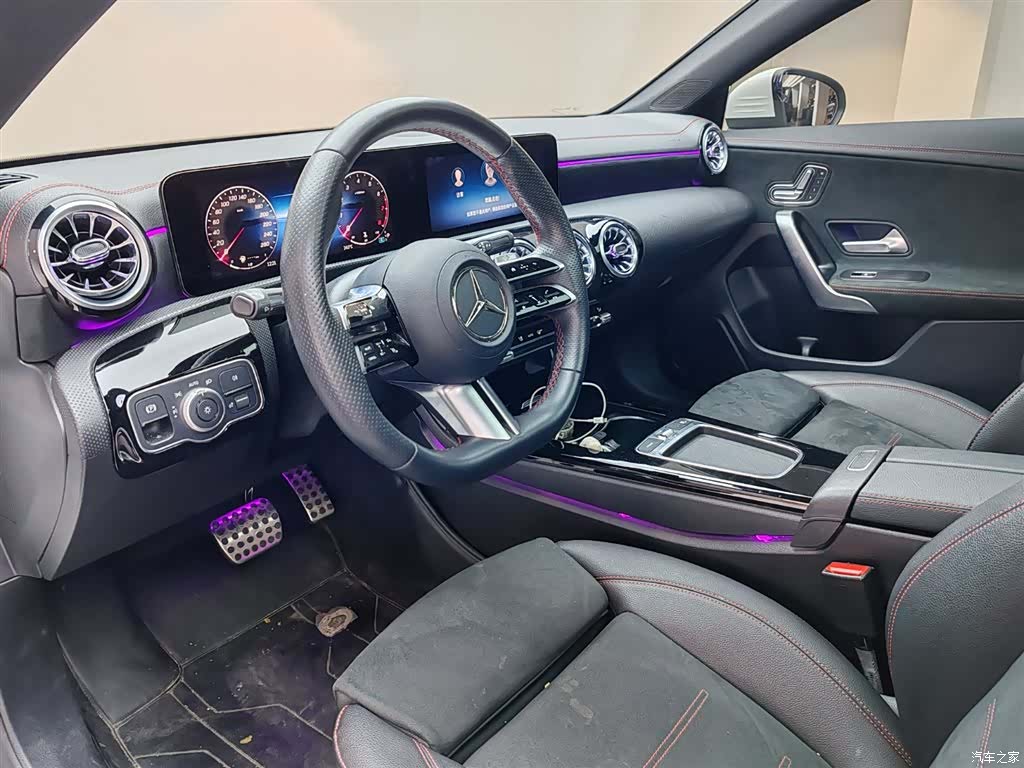 Mercedes-Benz CLA, 2025 12
