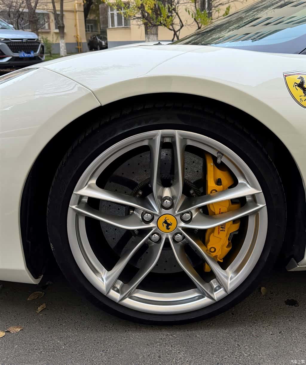 Ferrari 488, 2016 13