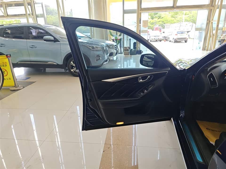 Infiniti Q50L Infiniti Q50L