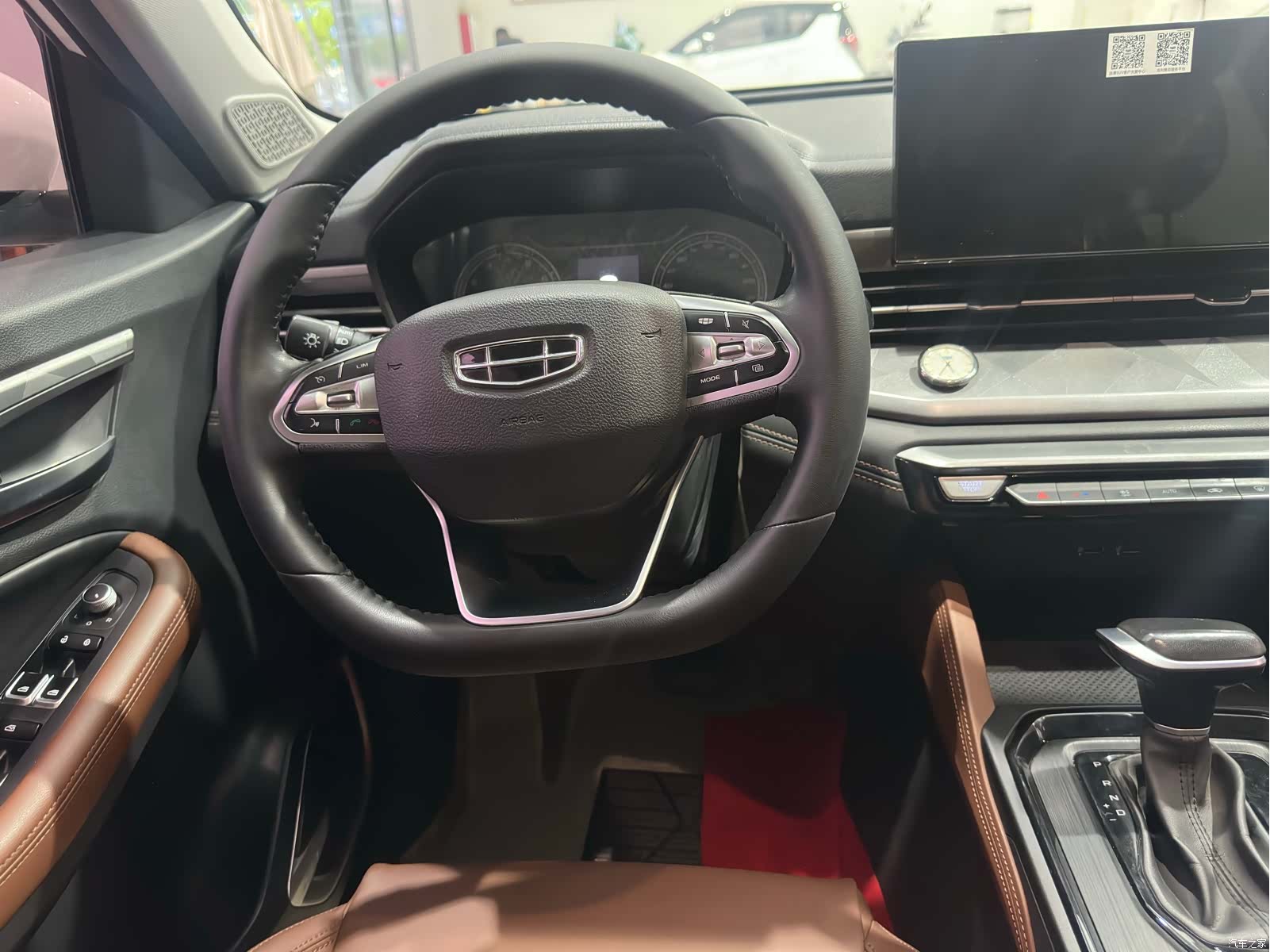 Geely X6, 2022 13