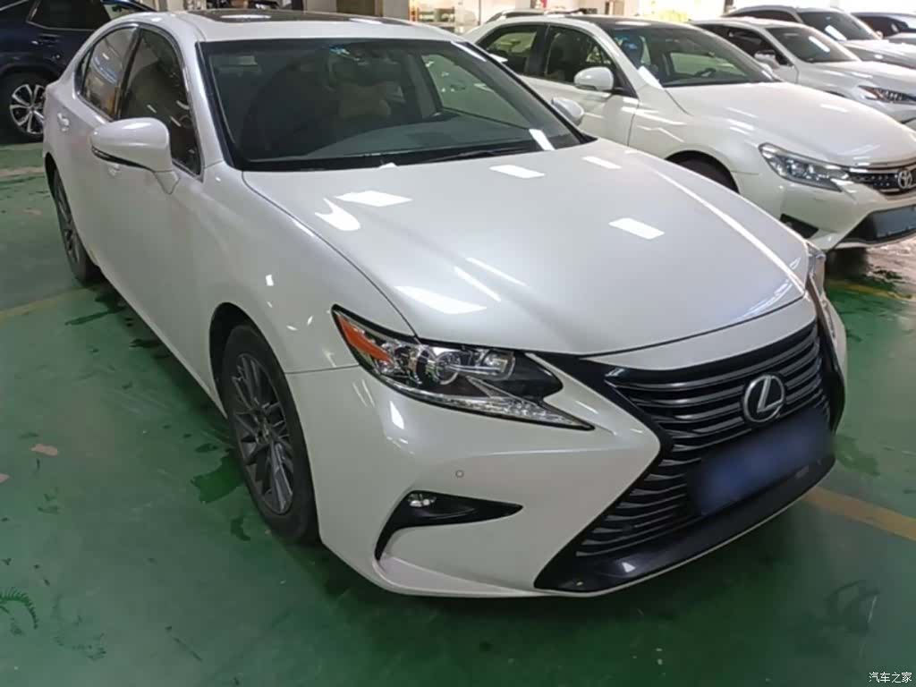 Lexus ES, 2018 4