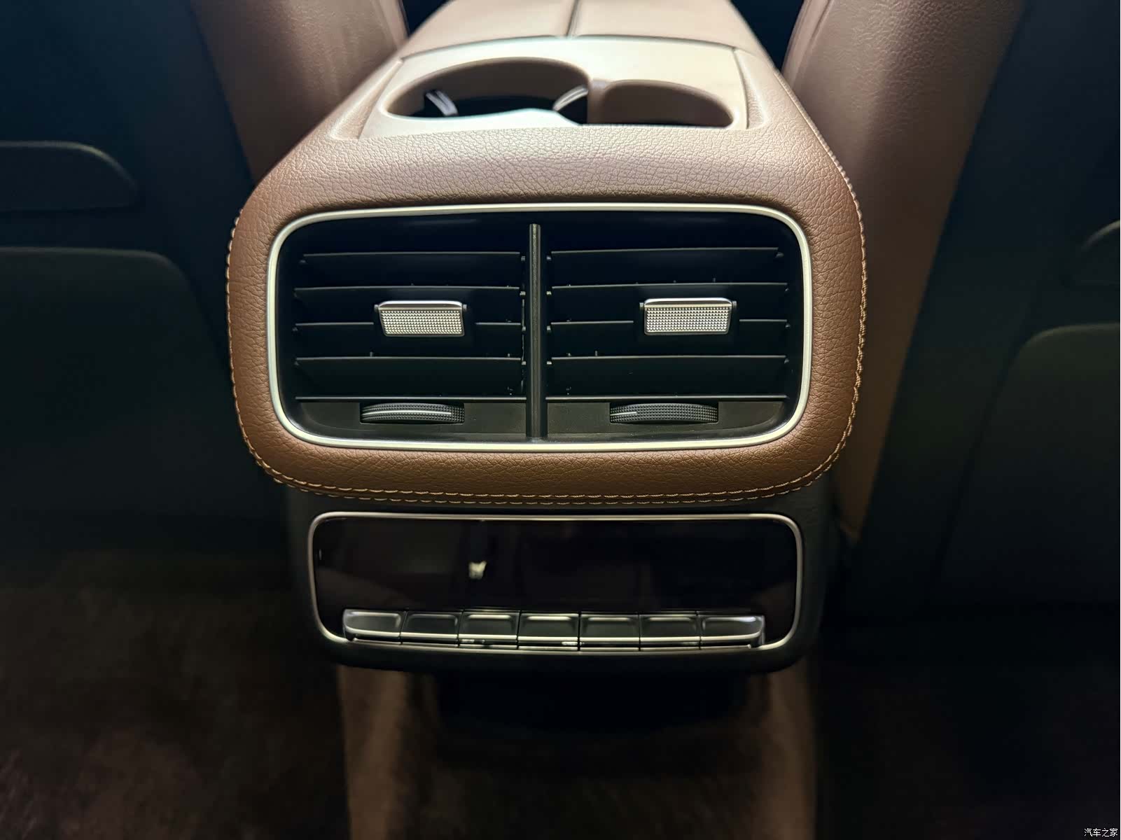 Mercedes-Benz GLS, 2025 20