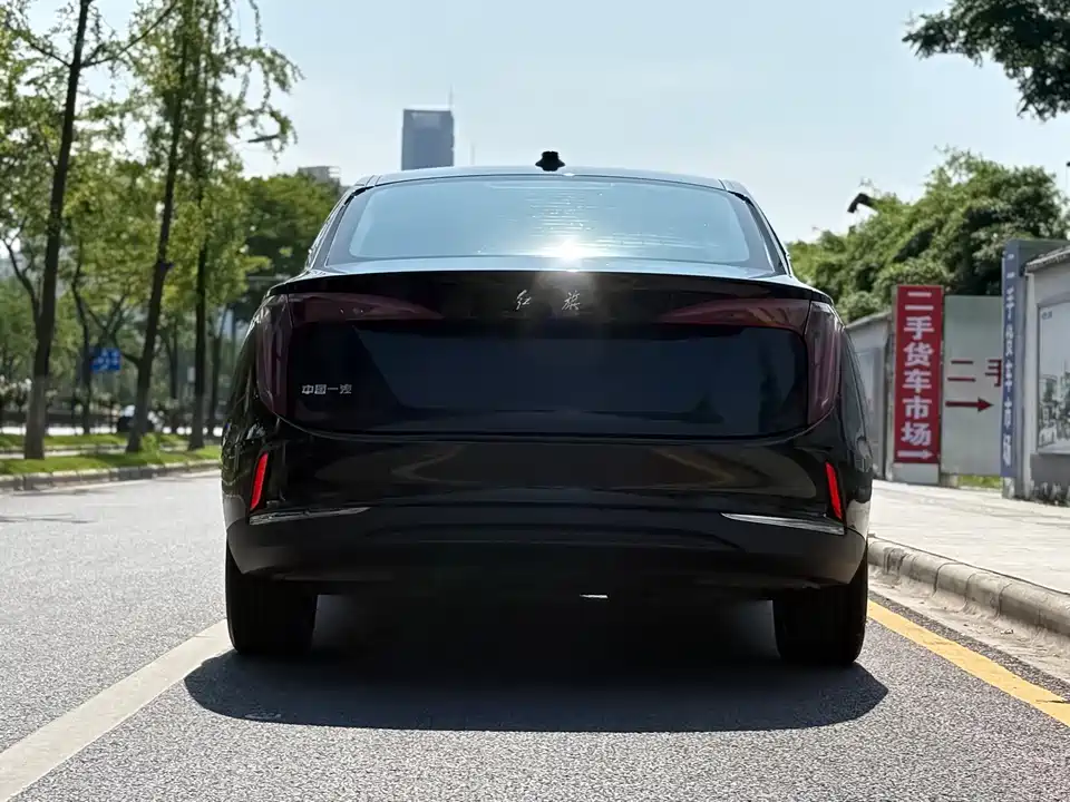 Hongqi E-QM5 Hongqi E-QM5