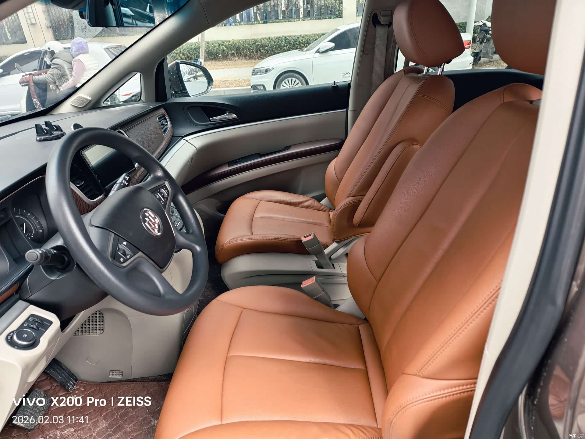 Buick GL8, 2019 7