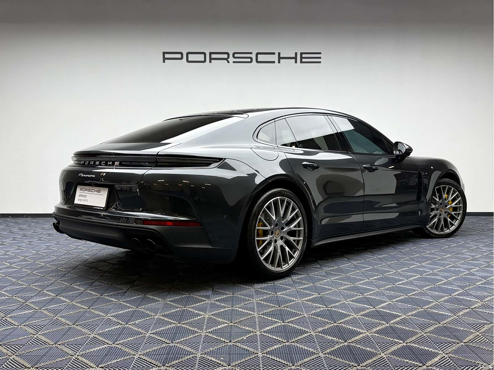 Porsche Panamera, 2025 2