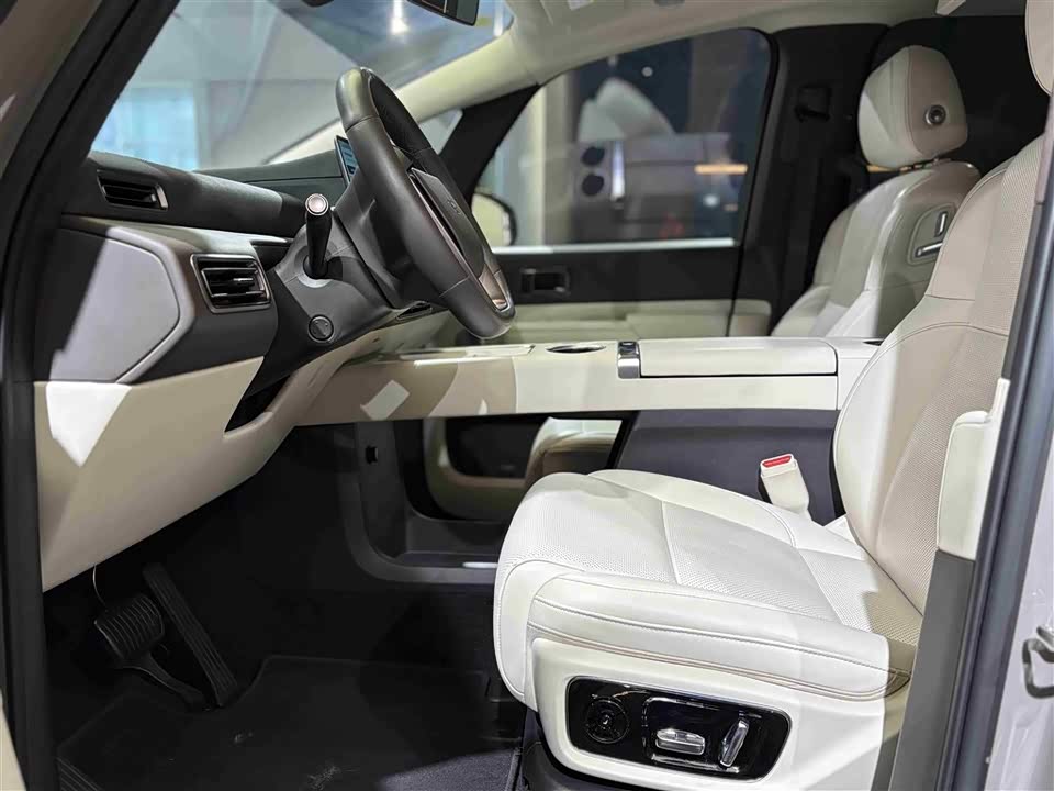 Li Auto Ideal MEGA