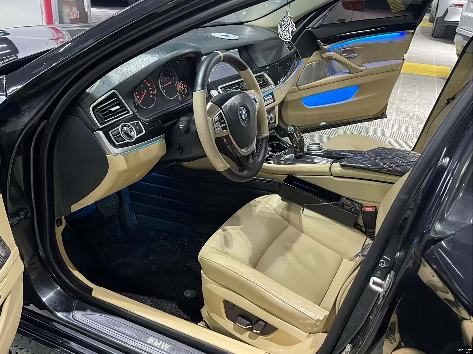 BMW 5 Series, 2011 9