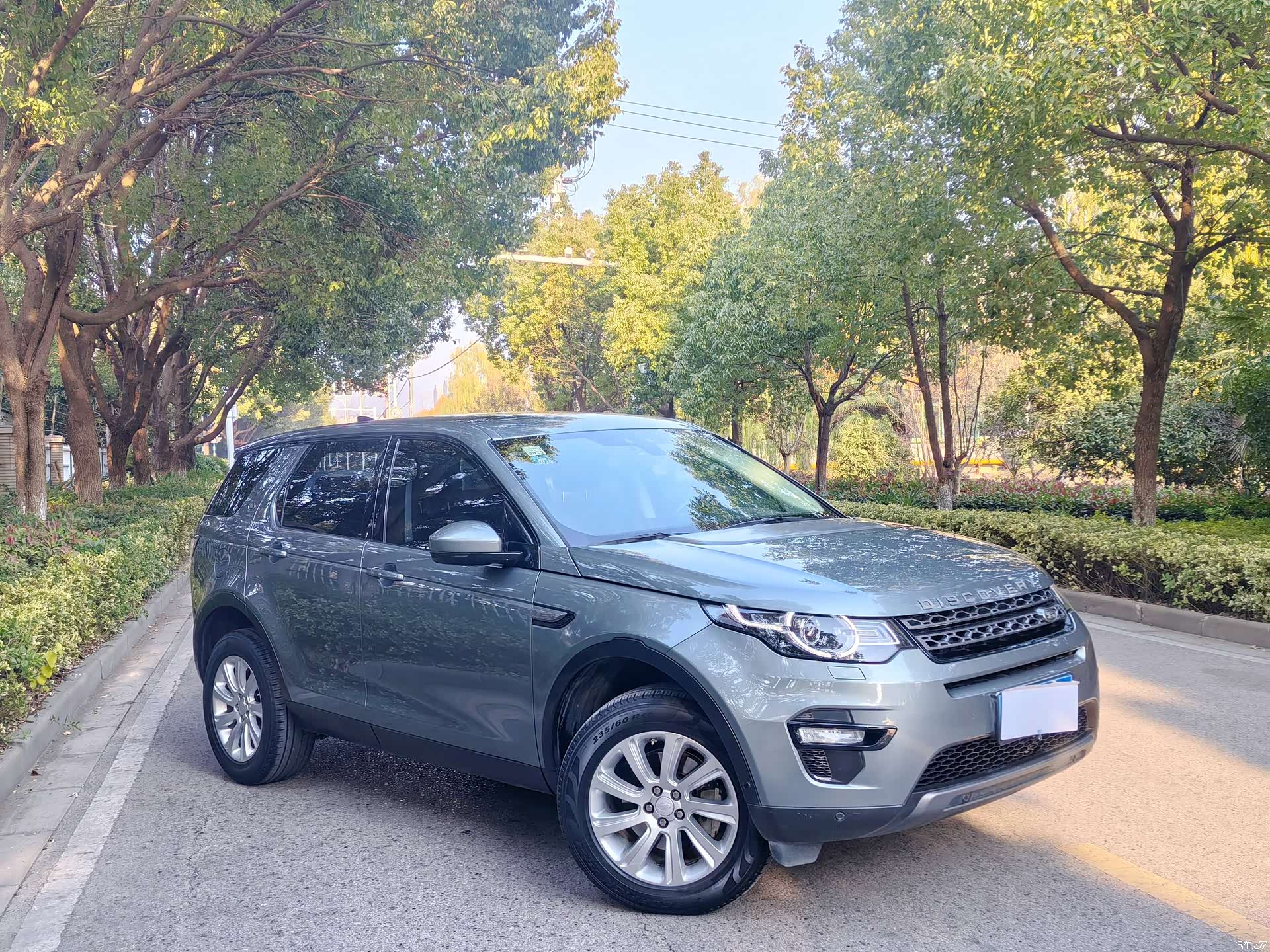 Land Rover Discovery, 2019 3