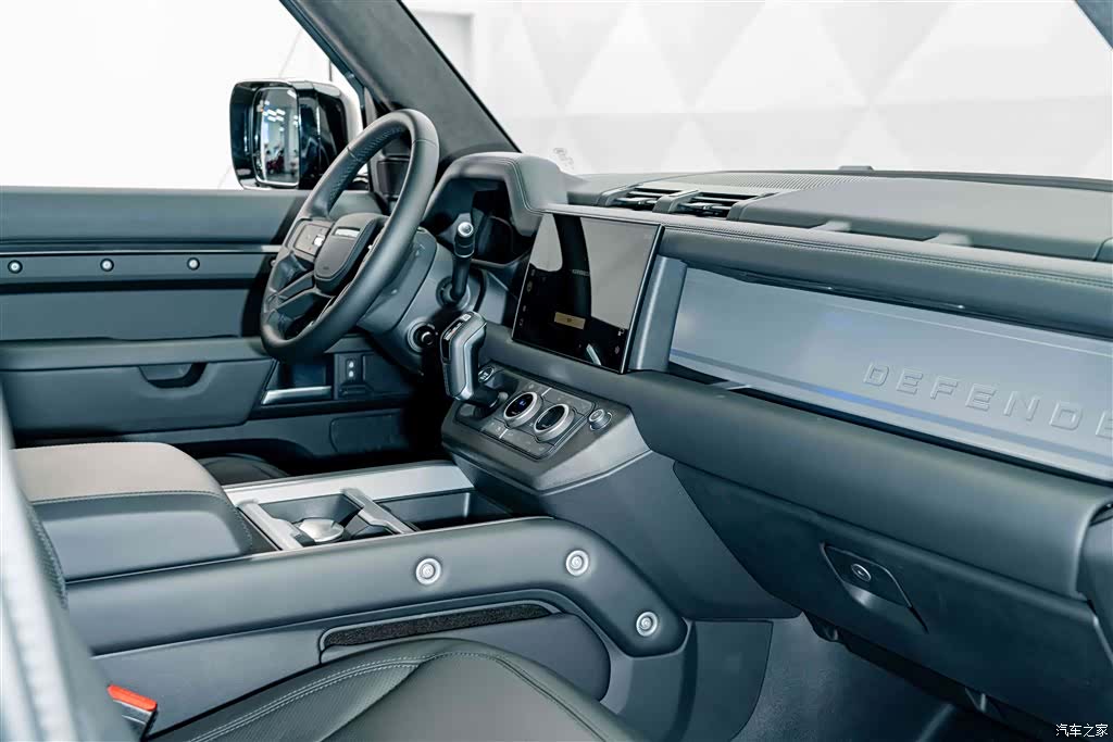 Land Rover Defender, 2025 22