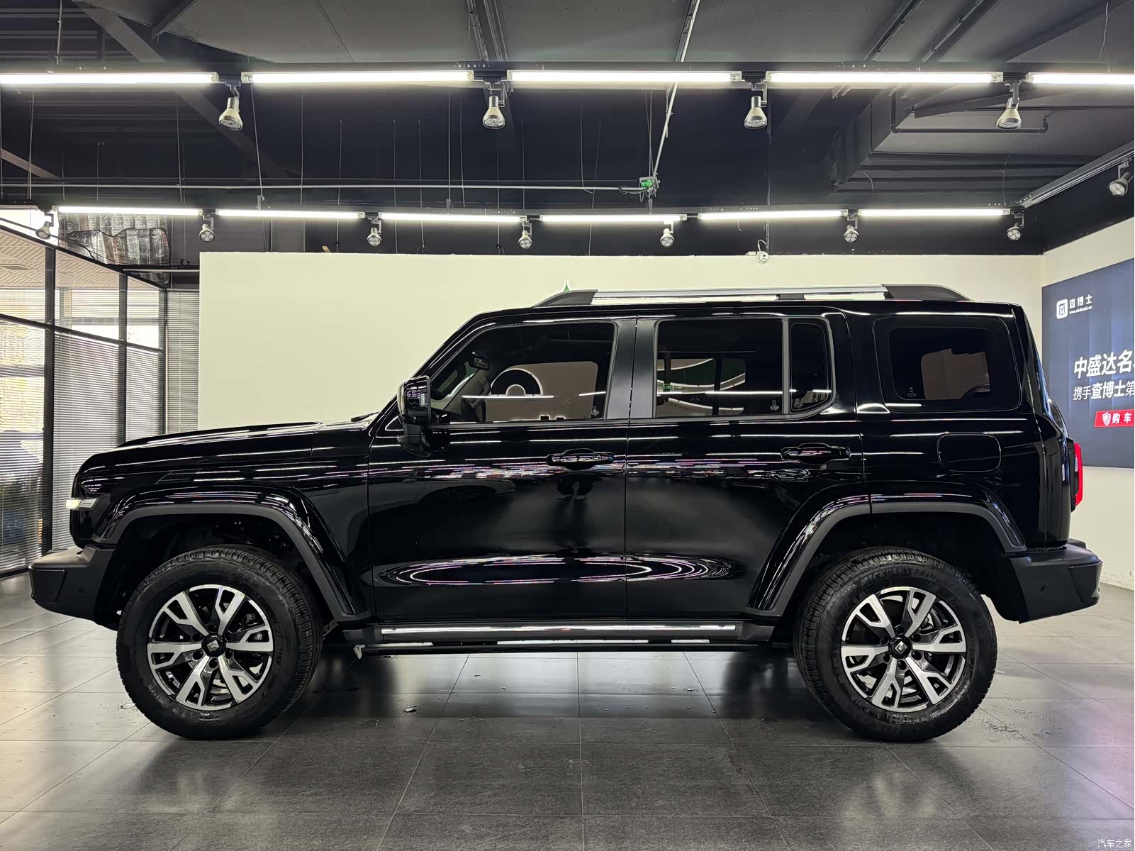 Tank 300, 2022 3
