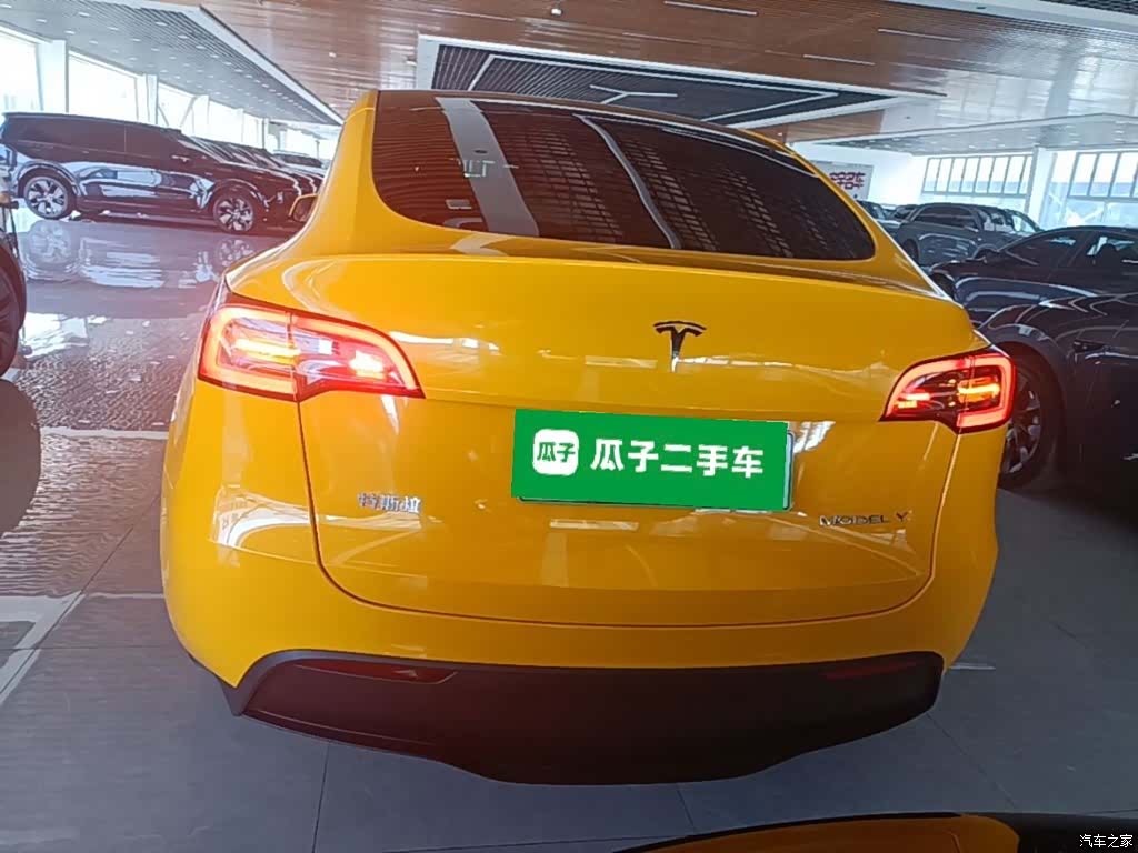 Tesla Model Y, 2025 4