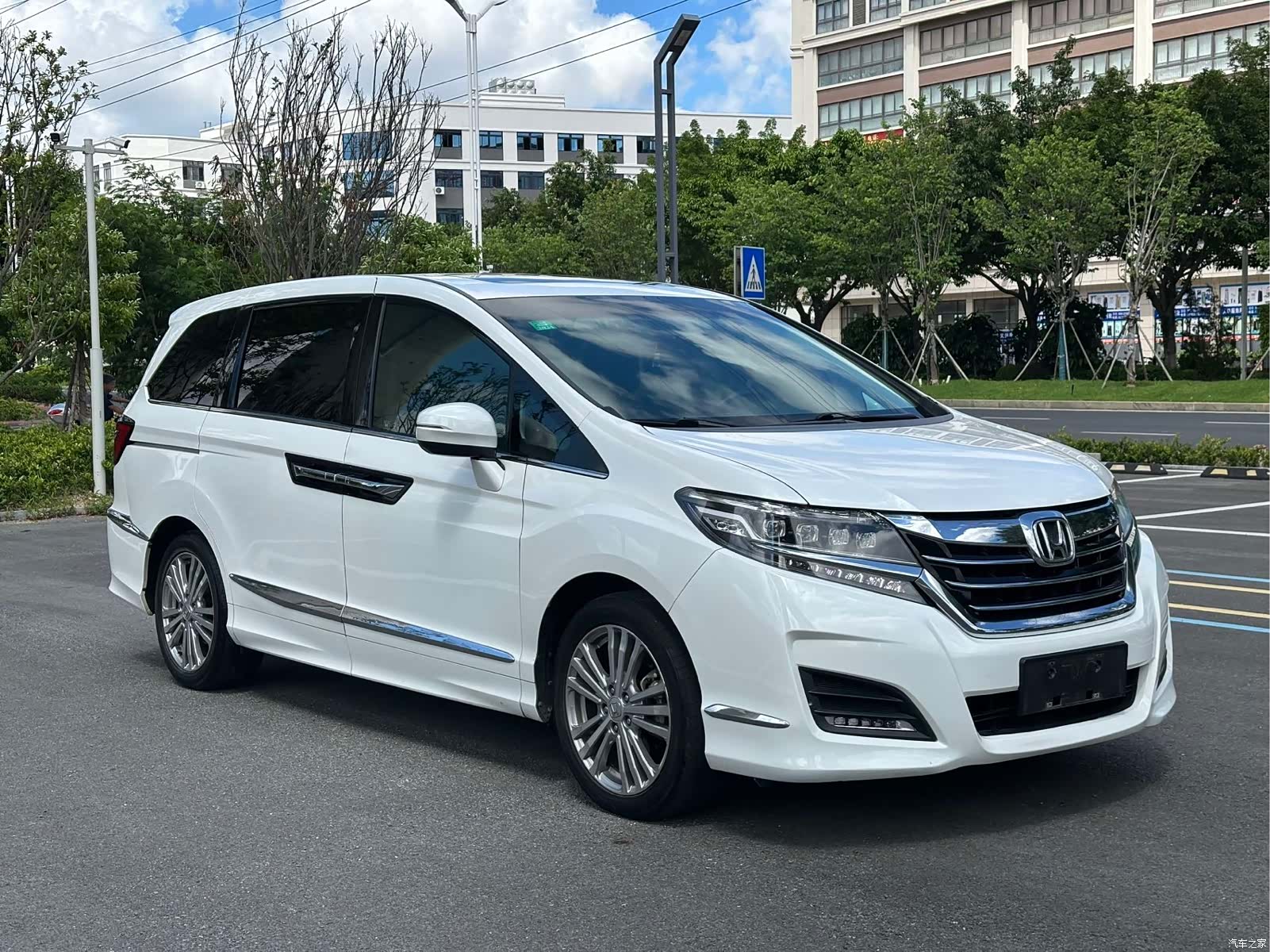Honda Elysion, 2016 3