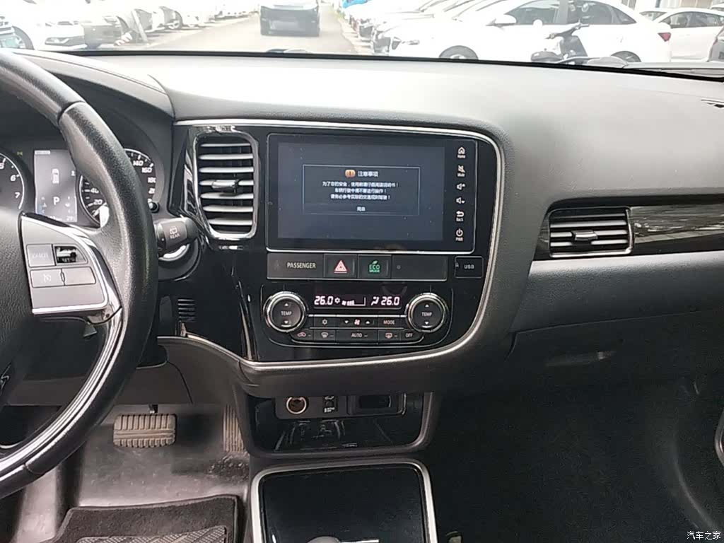 Mitsubishi Outlander, 2018 13