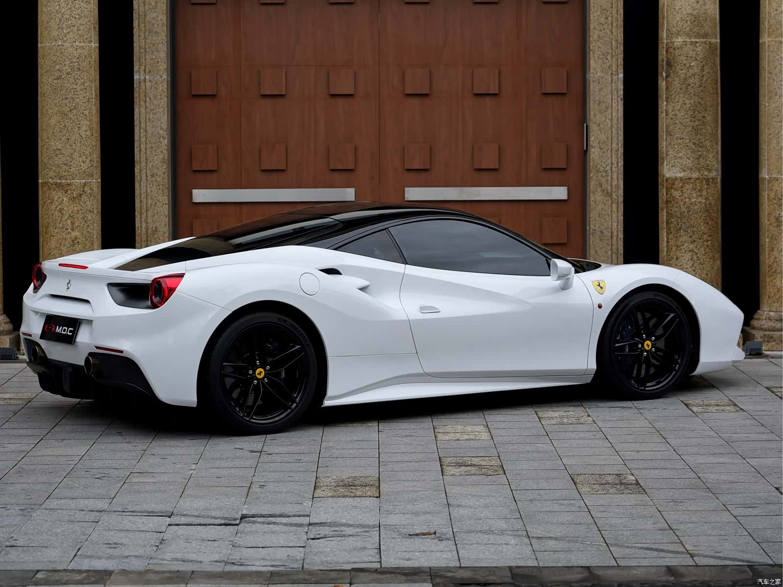 Ferrari 488, 2018 4