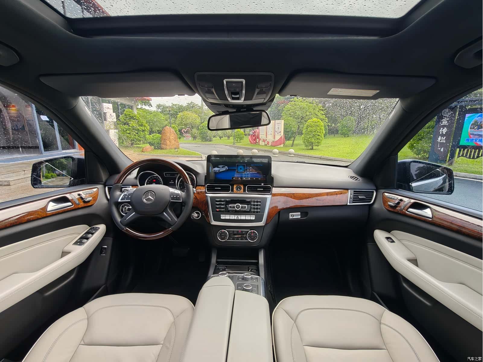 Mercedes-Benz M-Class, 2013 9