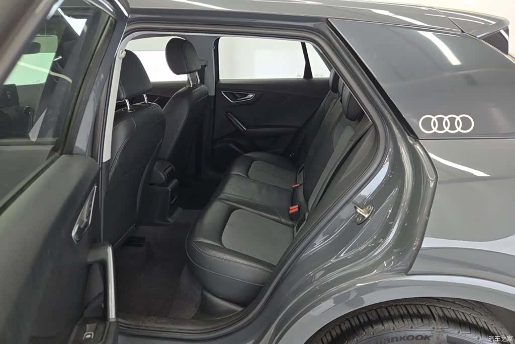 Audi Q2L, 2020 11