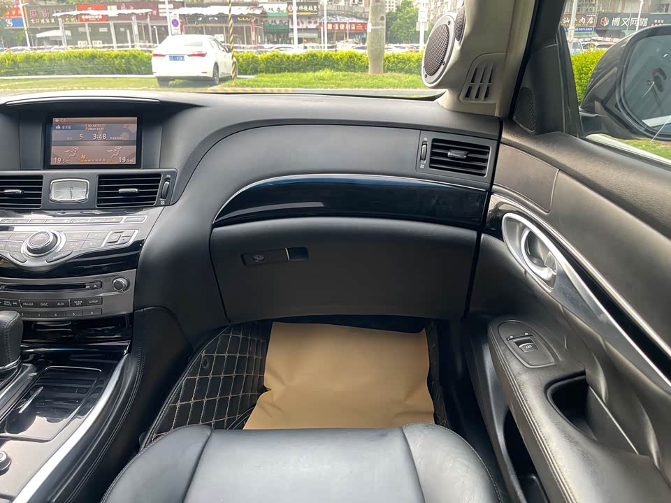 Infiniti Q70 Infiniti Q70
