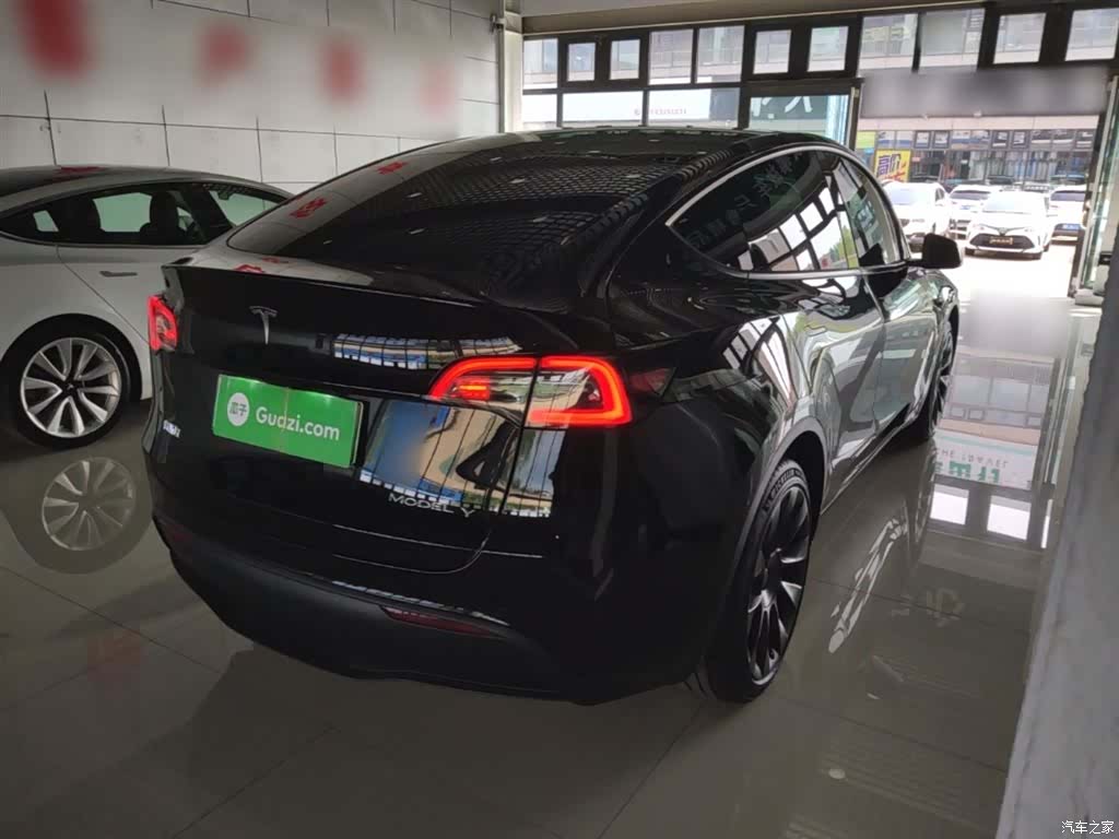 Tesla Model Y, 2024 7