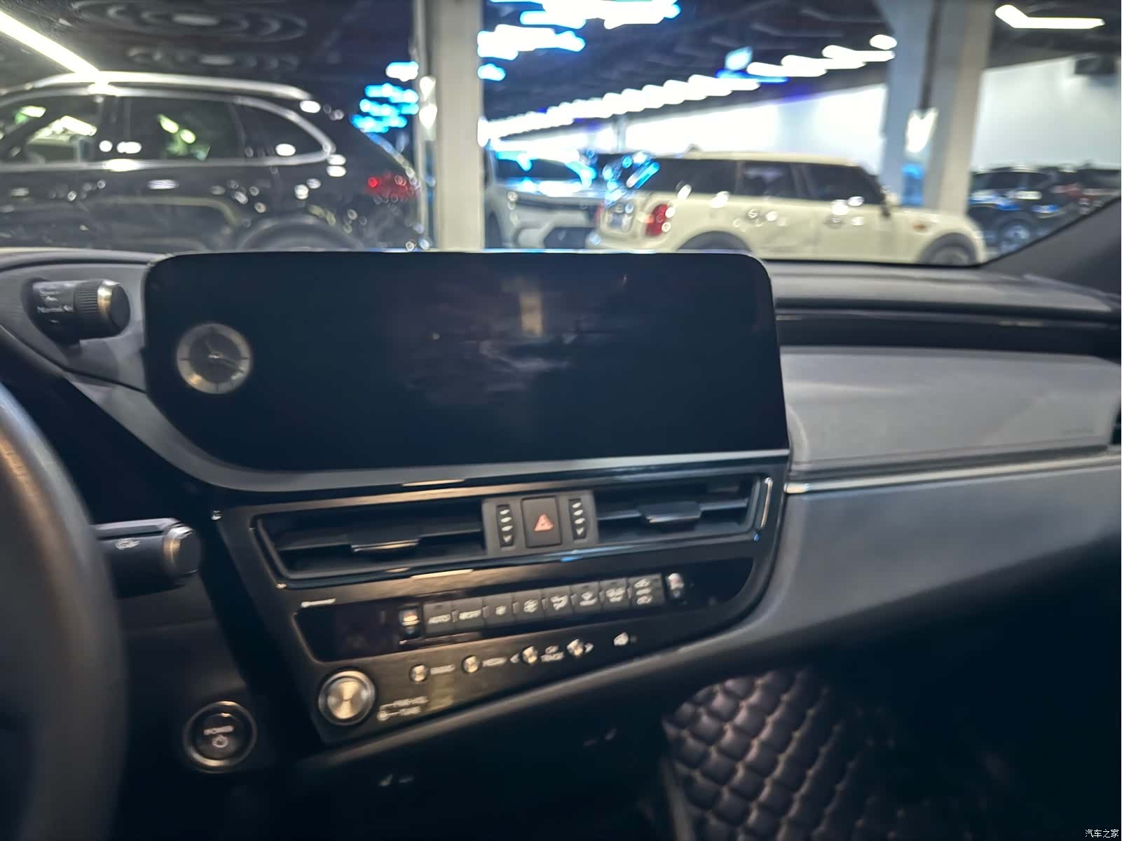 Lexus ES, 2023 11
