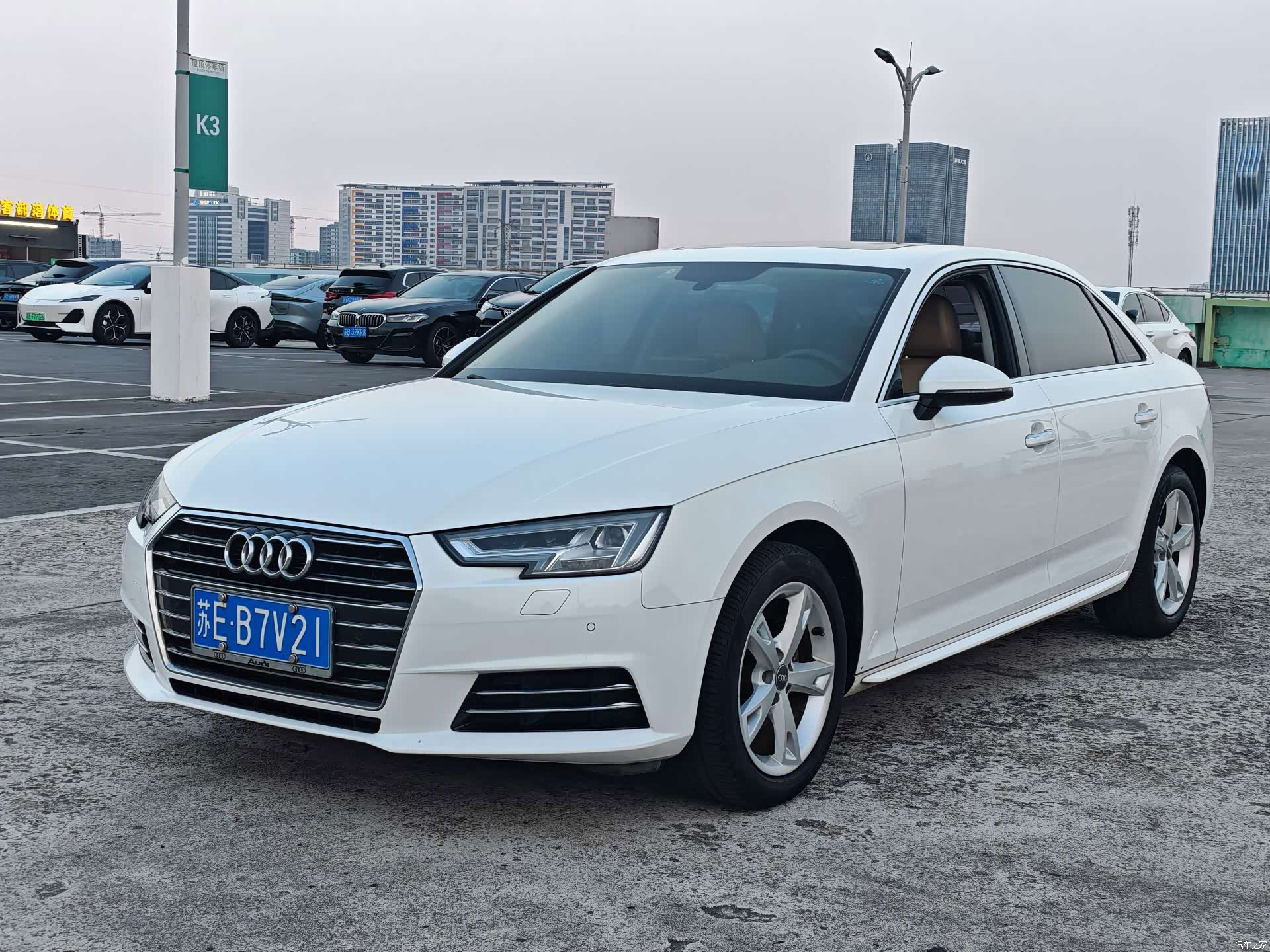 Audi A4L, 2017 3