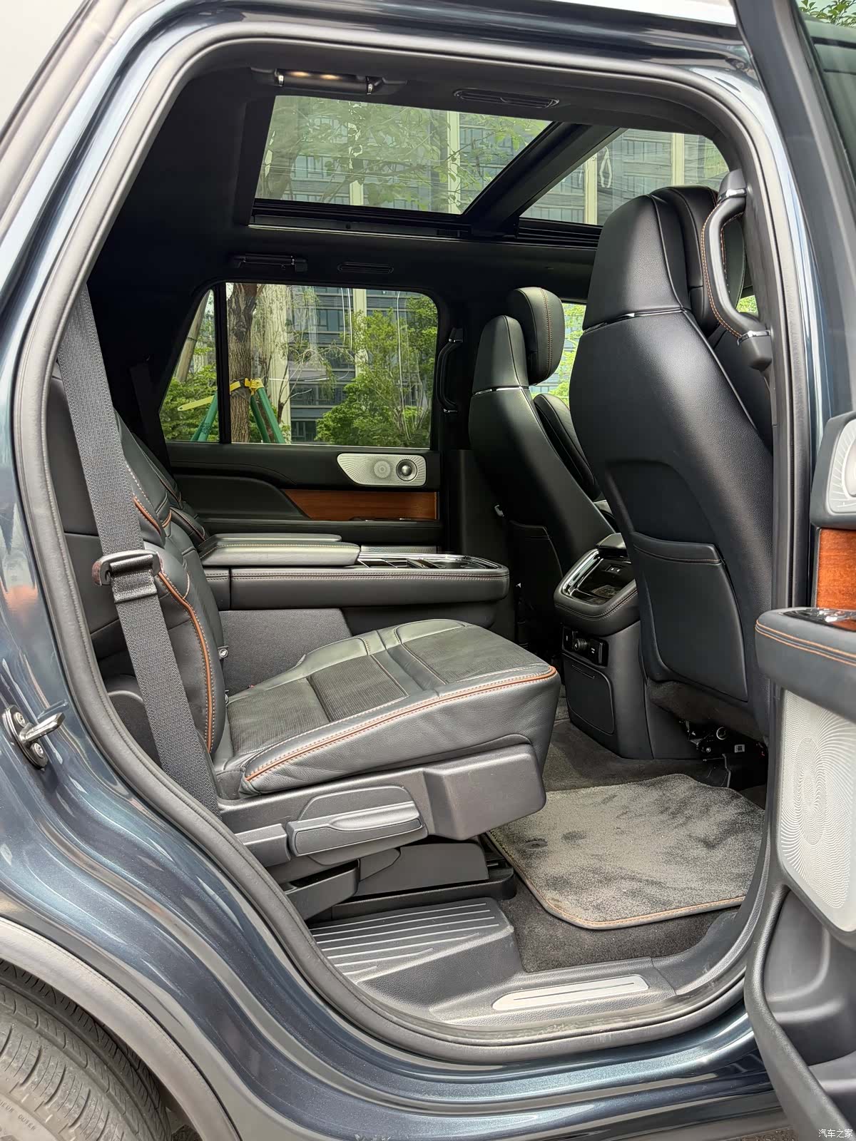 Lincoln Navigator, 2023 11