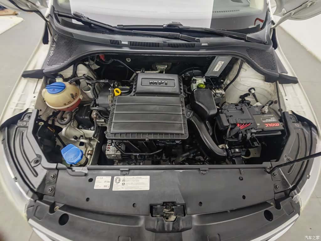 Skoda Rapid, 2015 6