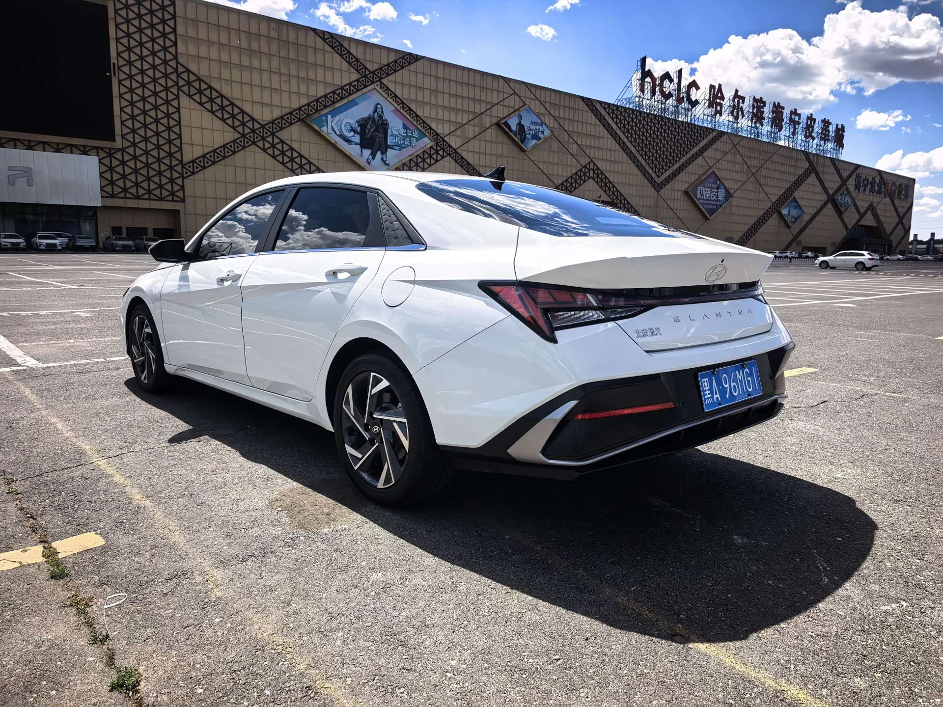 Hyundai Elantra, 2023 4