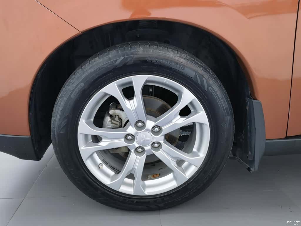Mitsubishi Outlander, 2014 17