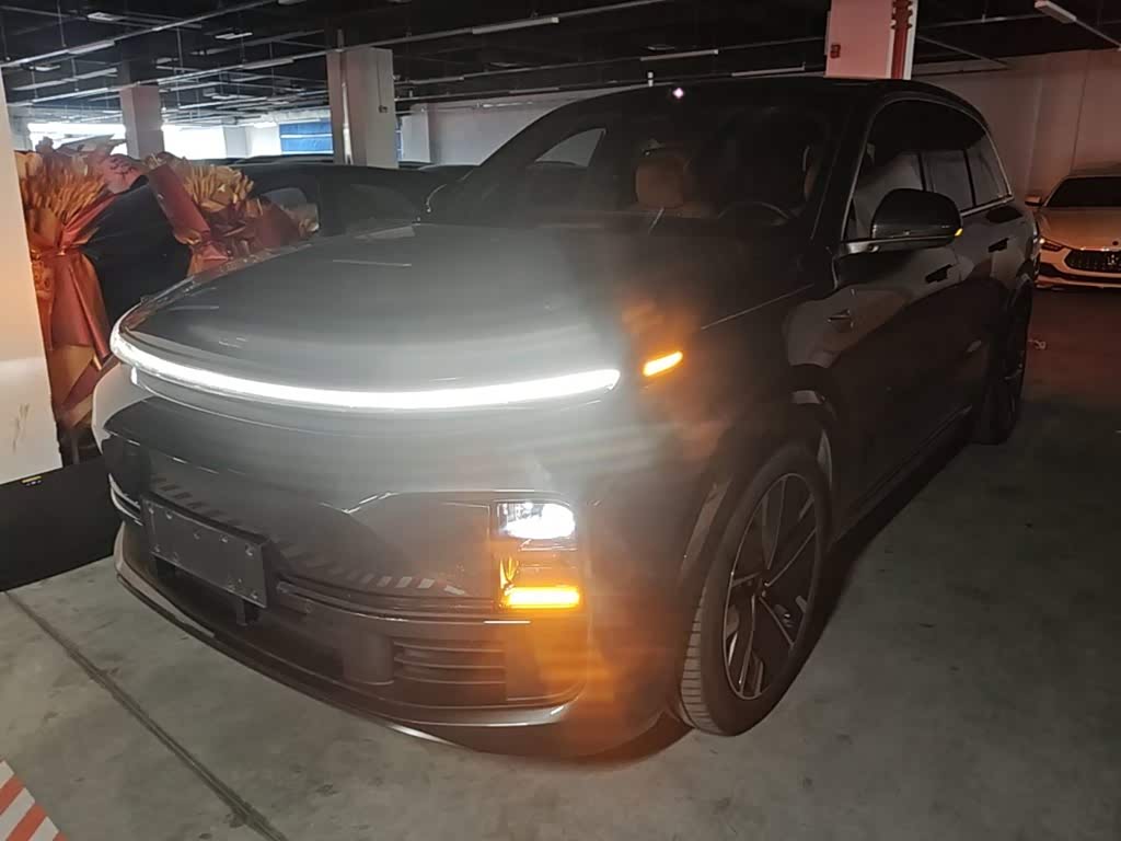 Li Auto L8