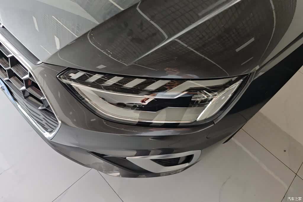 Audi A4L, 2023 все фото
