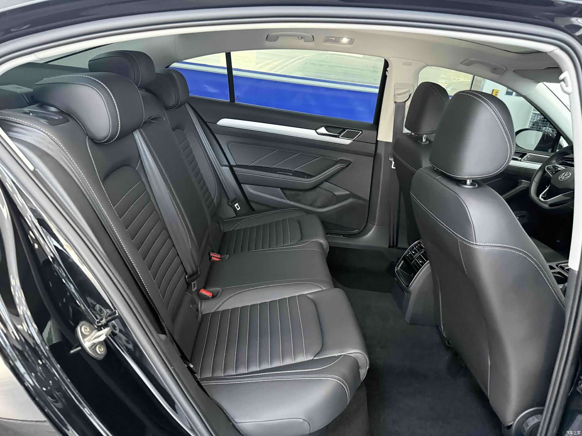 Volkswagen Magotan, 2024 8