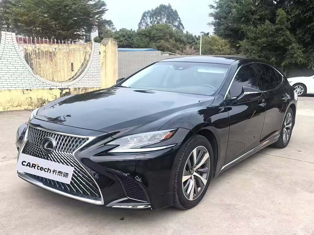 Lexus LS