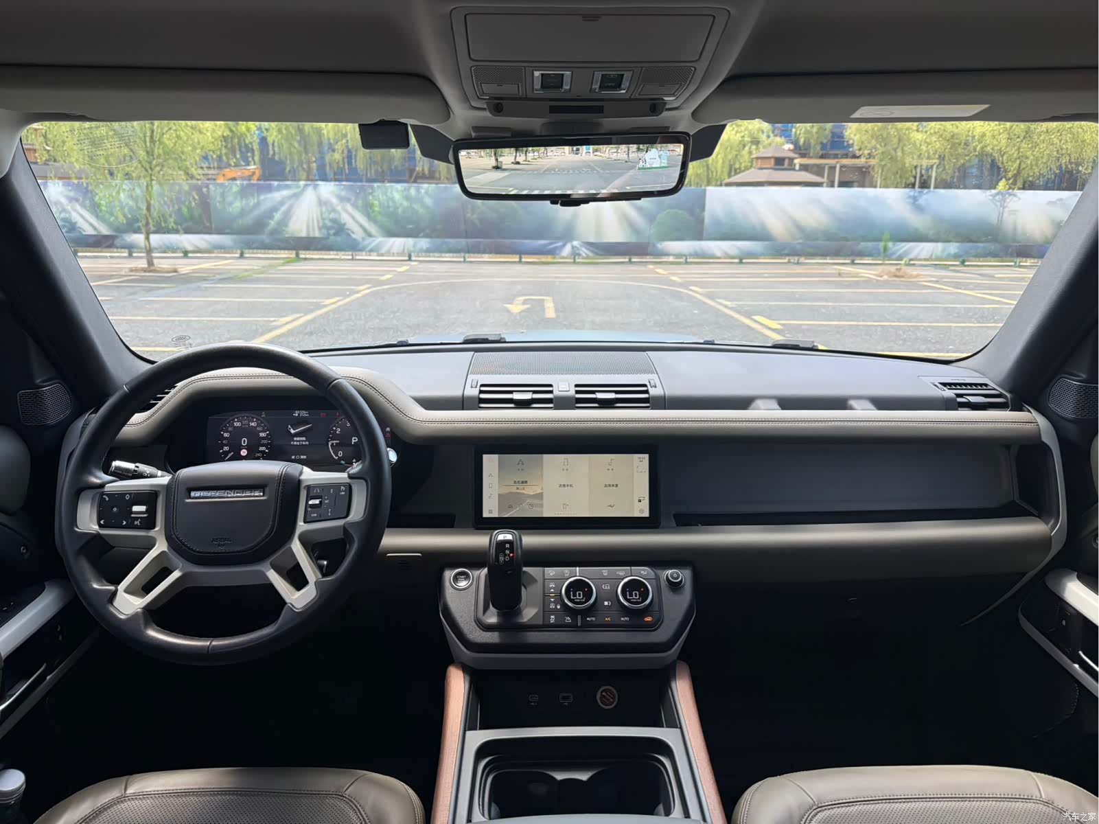 Land Rover Defender, 2020 8
