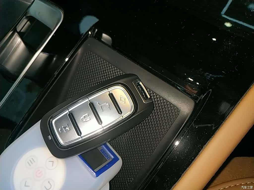 Li Auto ONE, 2023 9